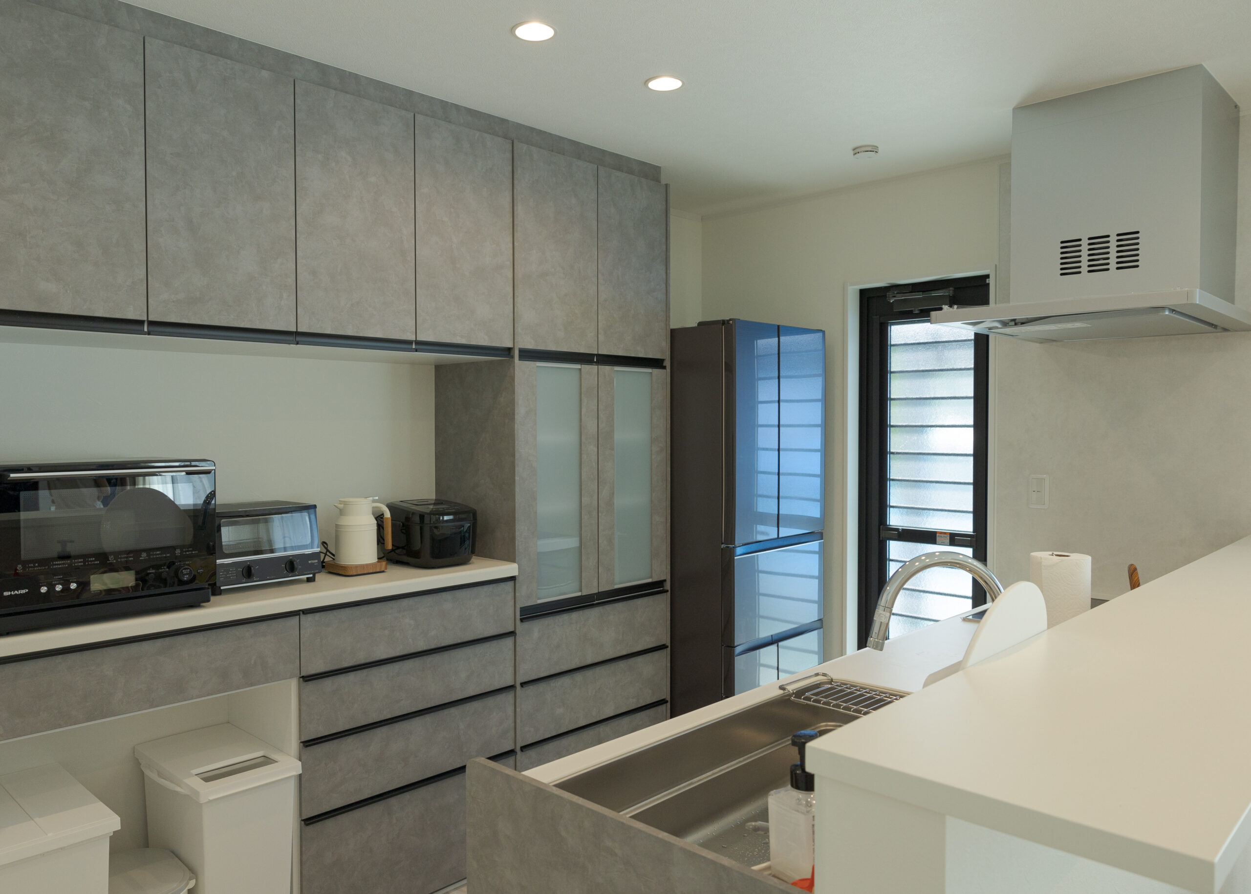 黒×木目が映える、落ち着いたカッコよさのあるおう