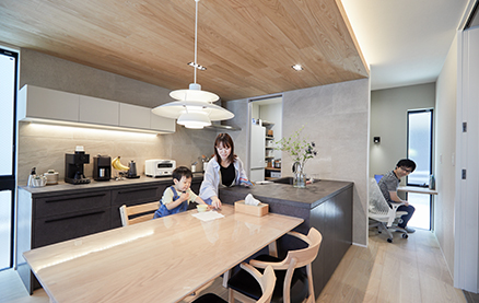 「家事と育児をラクに」を<br />
叶える回遊動線