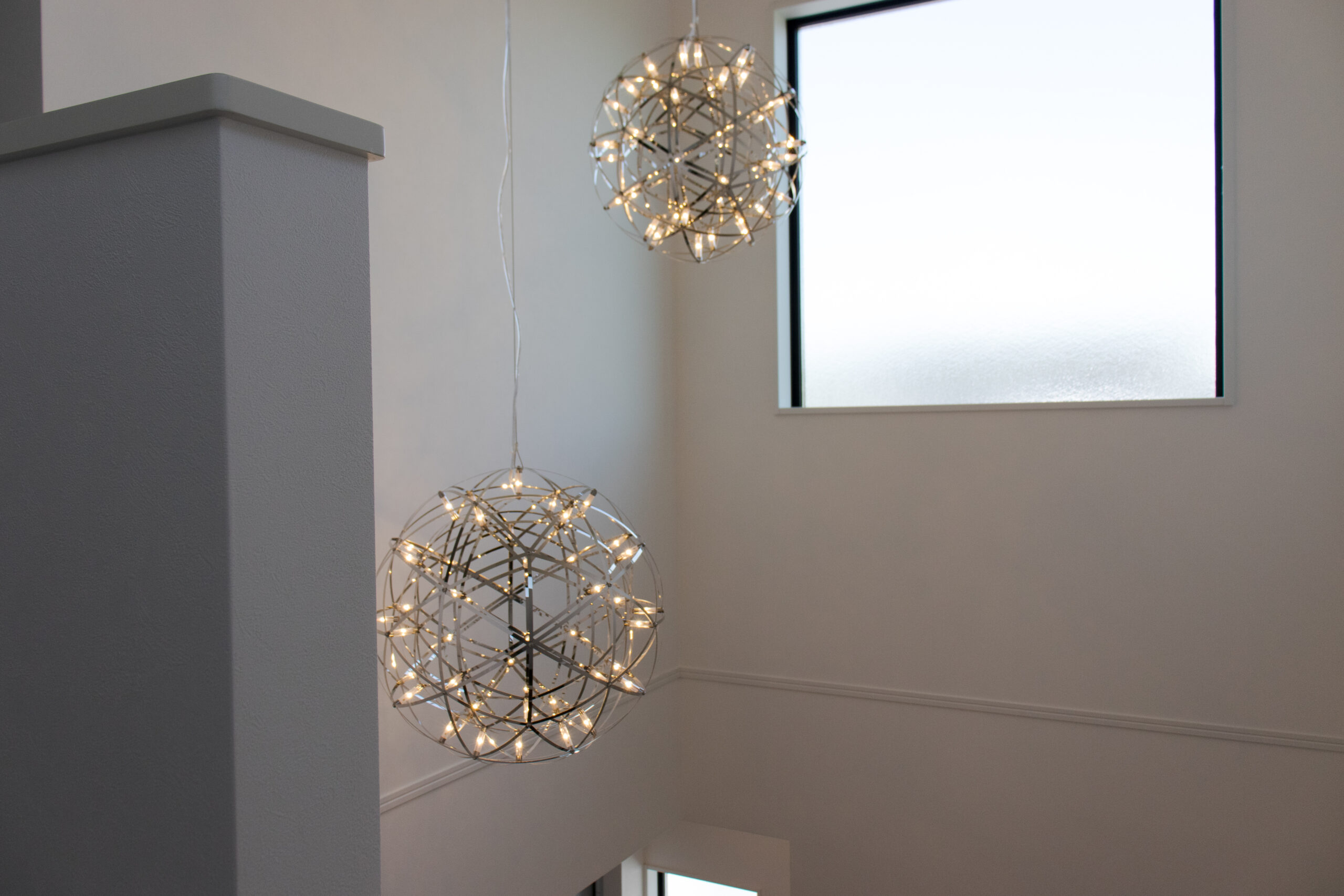 グレージュがやさしく包む、モノトーンの上品な住まい