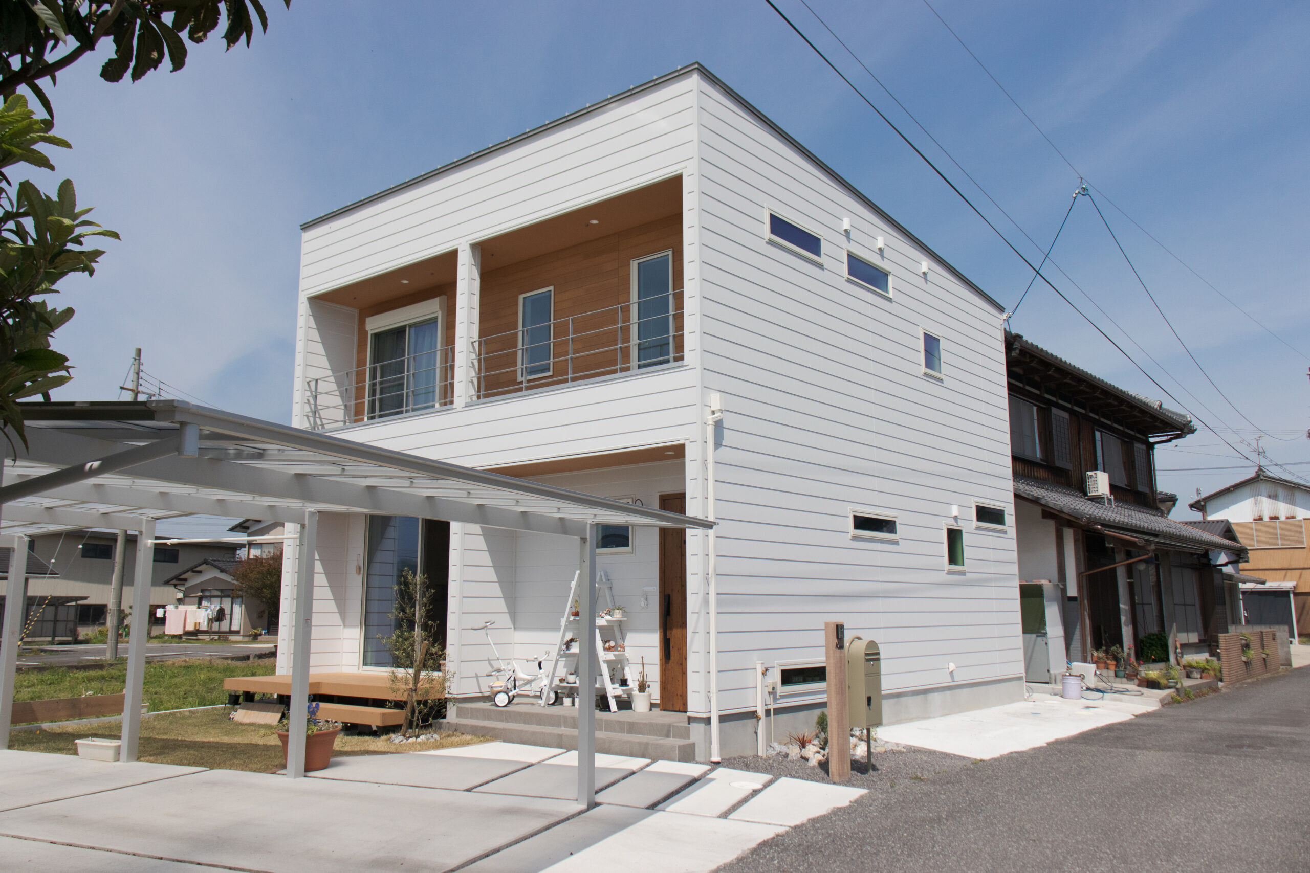 白×木目が織りなす、やさしく洗練されたデザイン住宅