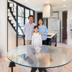 狭小地を広々空間に 家族の希望を叶えたパリのメゾンのような家