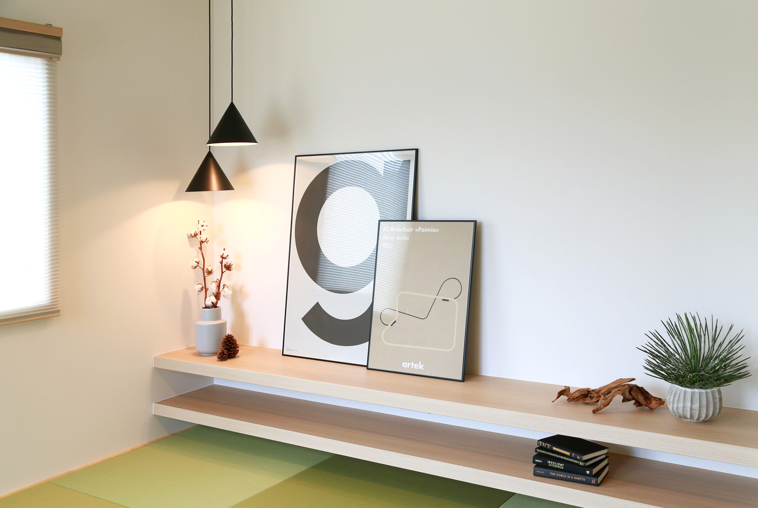 四角い箱に包まれた、ベージュのやさしい住まい