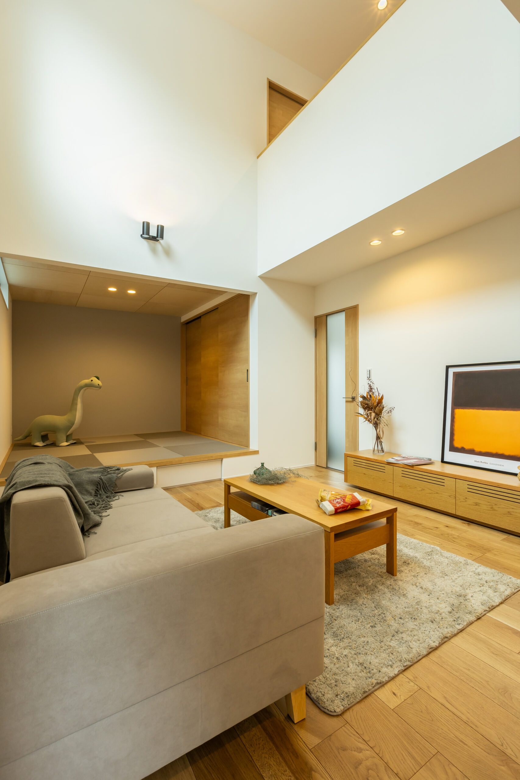 青と白が映える、ナチュラルモダンな家。