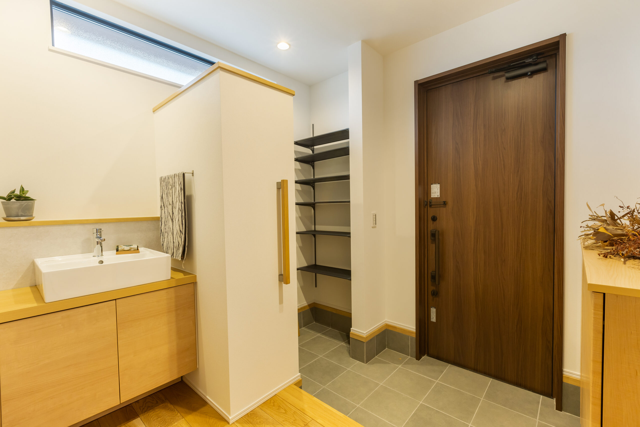 シックな和モダン平屋で叶える、上質な日常。